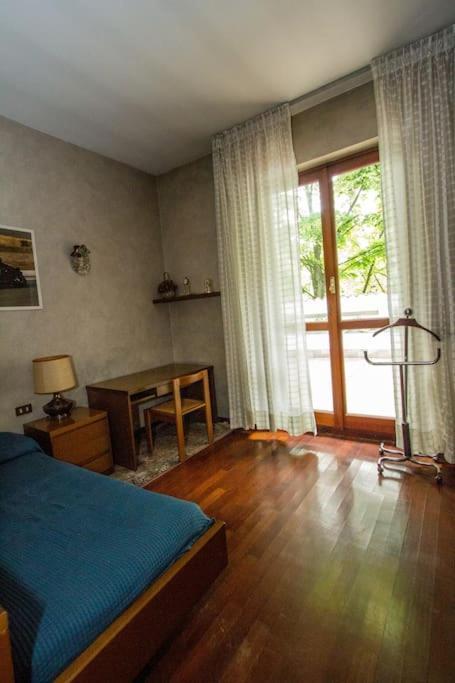 Casa Su Lago Privato A Due Passi Da Milano Segrate Exterior foto